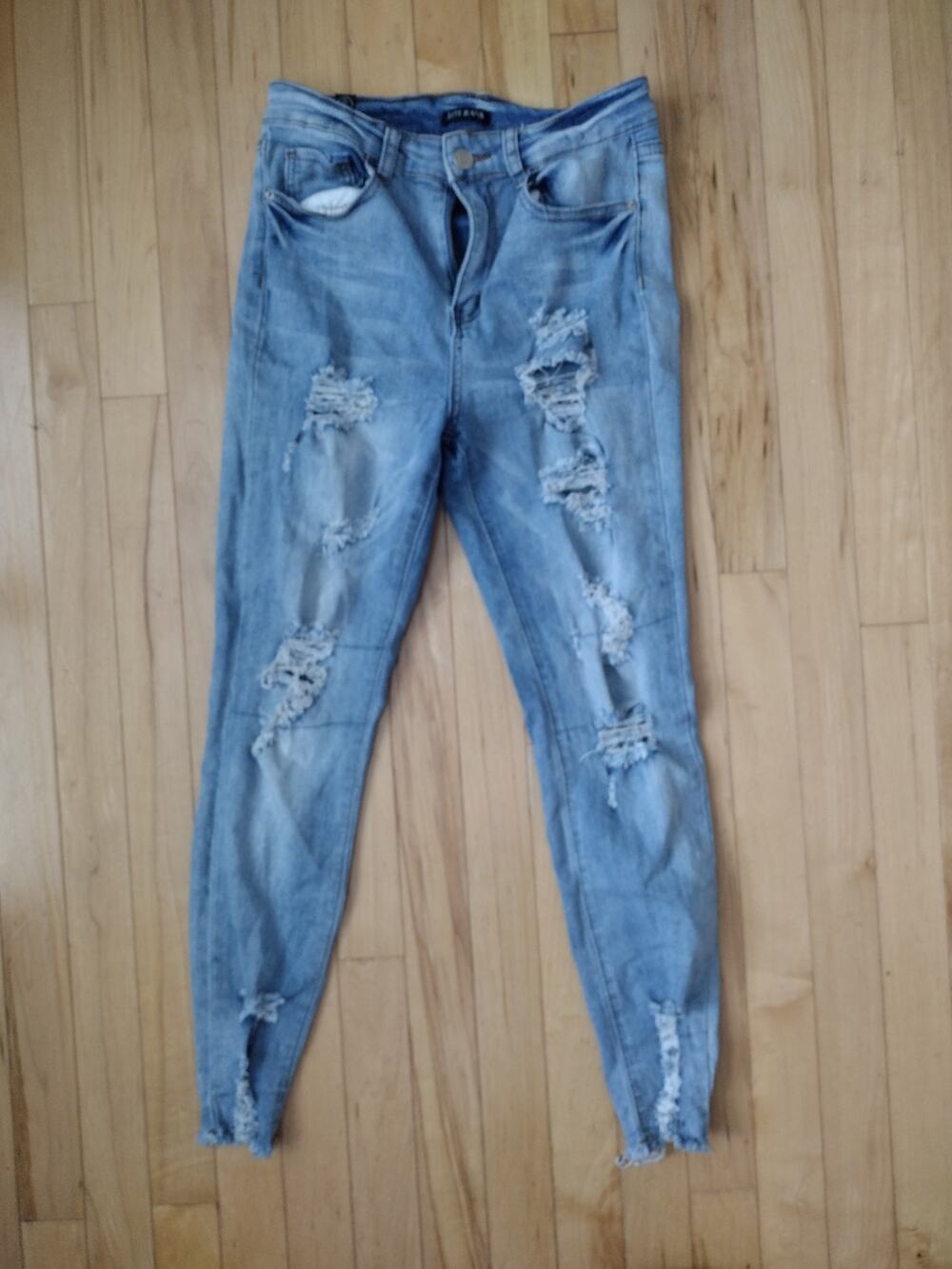 Elite Jeans Women's Distressed Skinny Jeans Size 9/29 Light Wash